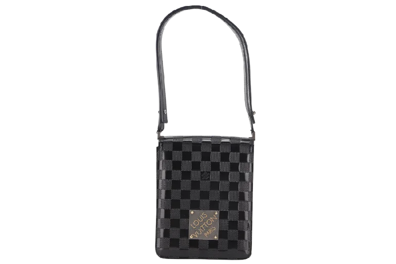 LOUIS VUITTON M92129 CABARET CLUB HANDBAG DAMIER VERNIS SILVER HARDWARE WITH DUST COVER