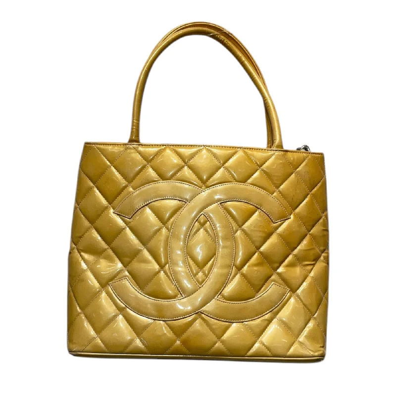 CHANEL/Hand Bag/OS/Leather/GLD/Chanel Patent Leather Medalloi